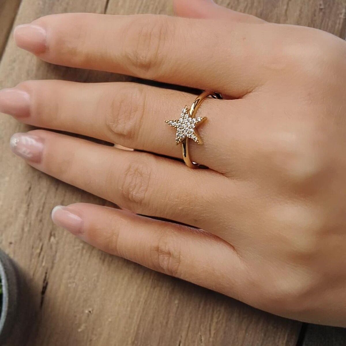 14 AYAR YILDIZ TAŞLI ALTIN YÜZÜK