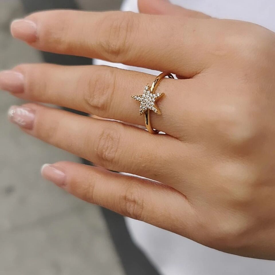 14 AYAR YILDIZ TAŞLI ALTIN YÜZÜK