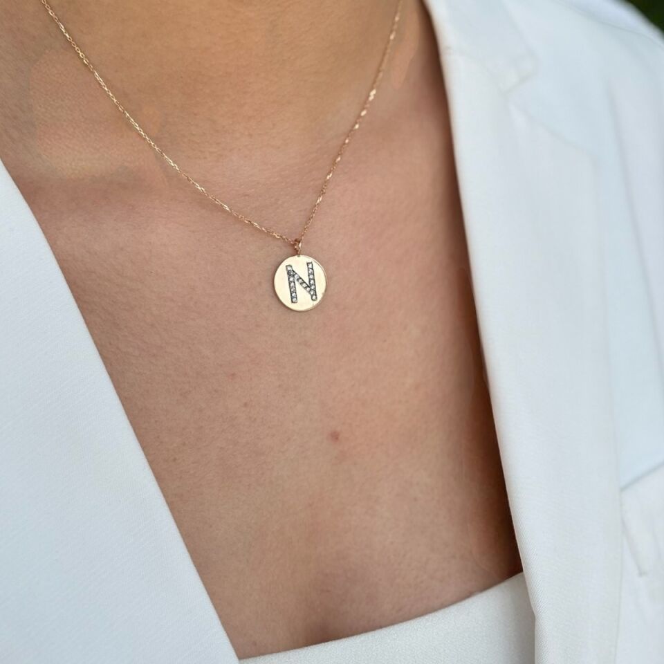 14 AYAR 0,14 CT PIRLANTA TAŞLI ROSE RENGİ N HARFİ KOLYE