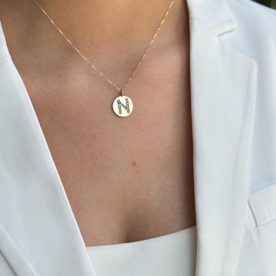 14 AYAR 0,14 CT PIRLANTA TAŞLI ROSE RENGİ N HARFİ KOLYE