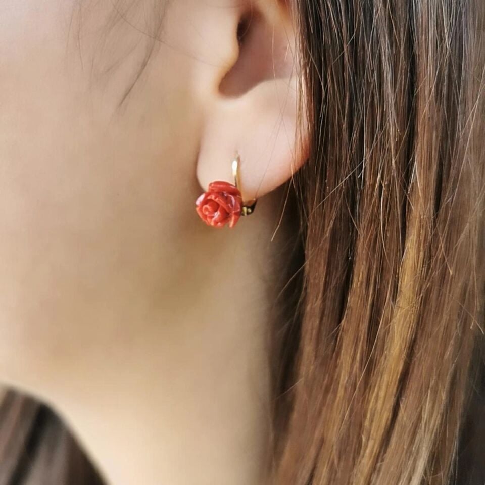 14 AYAR KIRMIZI GÜL TAŞLI KLİPSLİ ALTIN KÜPE