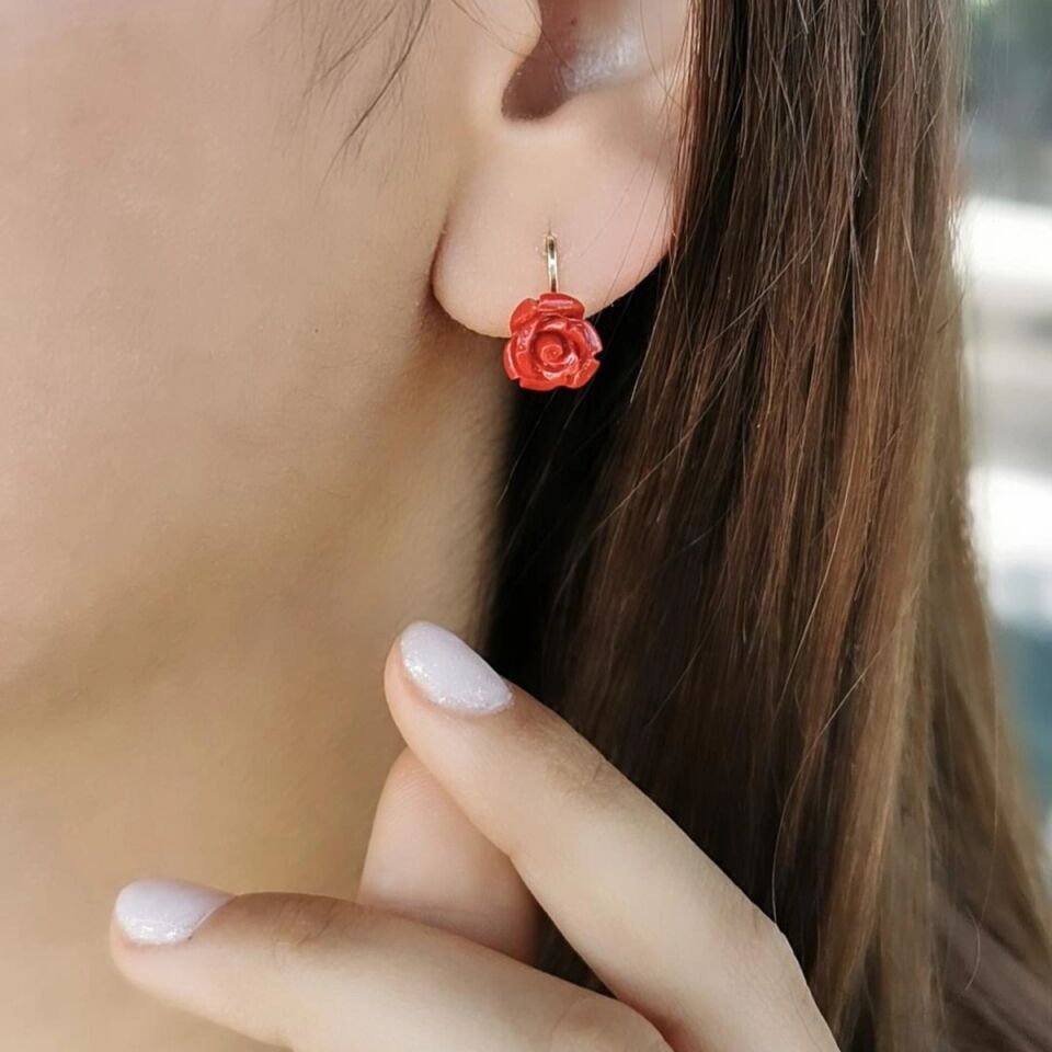 14 AYAR KIRMIZI GÜL TAŞLI KLİPSLİ ALTIN KÜPE