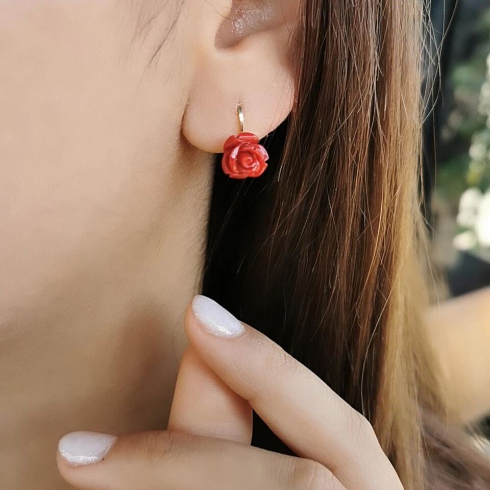 14 AYAR KIRMIZI GÜL TAŞLI KLİPSLİ ALTIN KÜPE