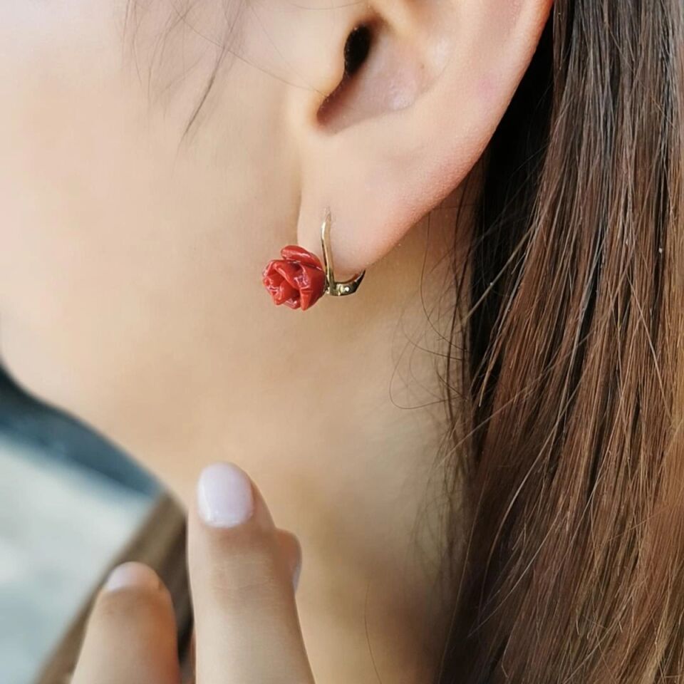 14 AYAR KIRMIZI GÜL TAŞLI KLİPSLİ ALTIN KÜPE