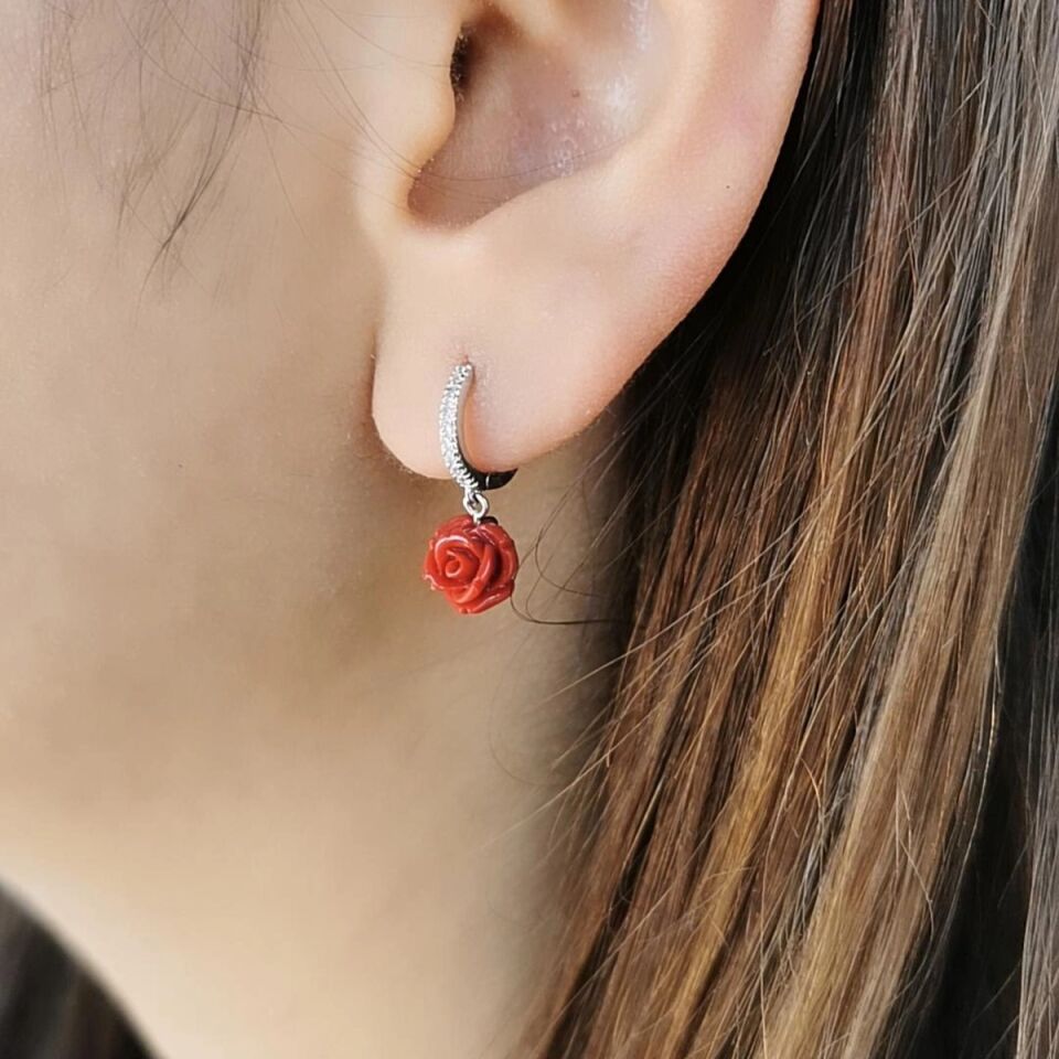 14 AYAR KIRMIZI GÜL TAŞLI KLİPSLİ ALTIN KÜPE