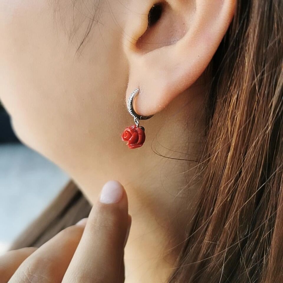 14 Ayar Kirmizi Gül Taşli Beyaz Altin Taşli Halka Altin Küpe