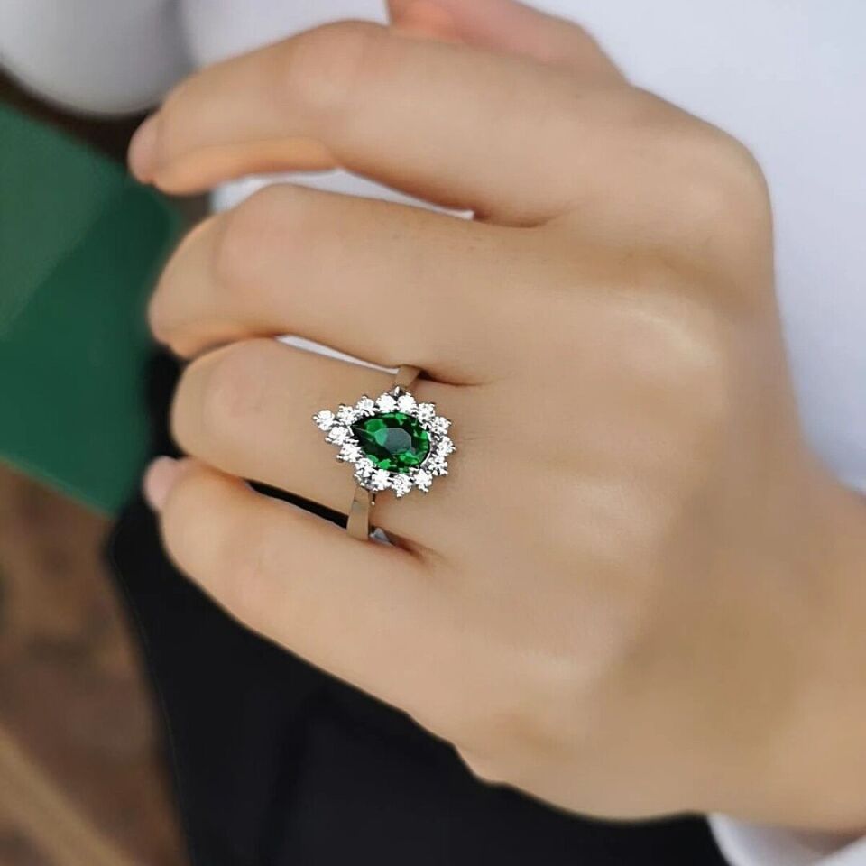 14 Ayar Yeşil Taşlı Beyaz Altın Damla Model Yüzük