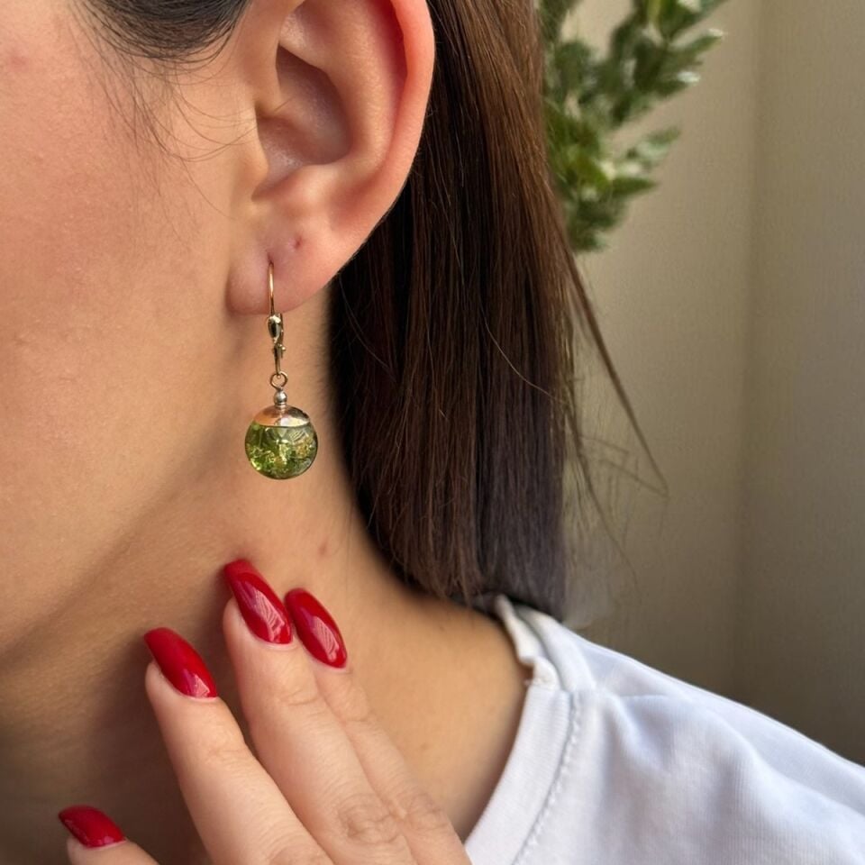 14 Ayar Yeşi̇l Kehri̇bar Kli̇psli̇ Küpe