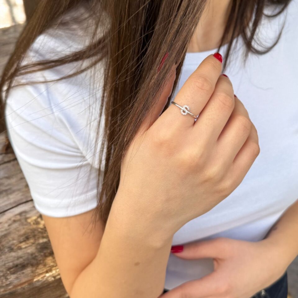 14 AYAR 0,05 CT S HARFİ PIRLANTA YÜZÜK