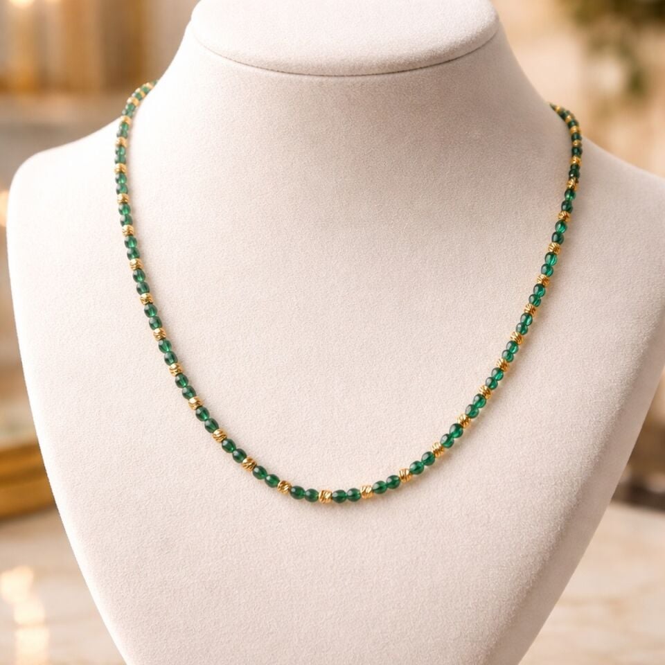 22 AYAR KRİSTAL YEŞİL TAŞLI ÖZEL TASARIM DORİKALI ALTIN KOLYE