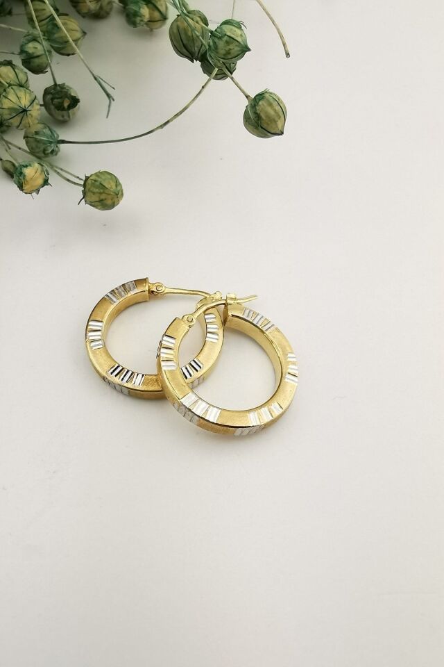 14 Ayar Beyaz Altın Çizgili Yeşil Altın Halka Küpe