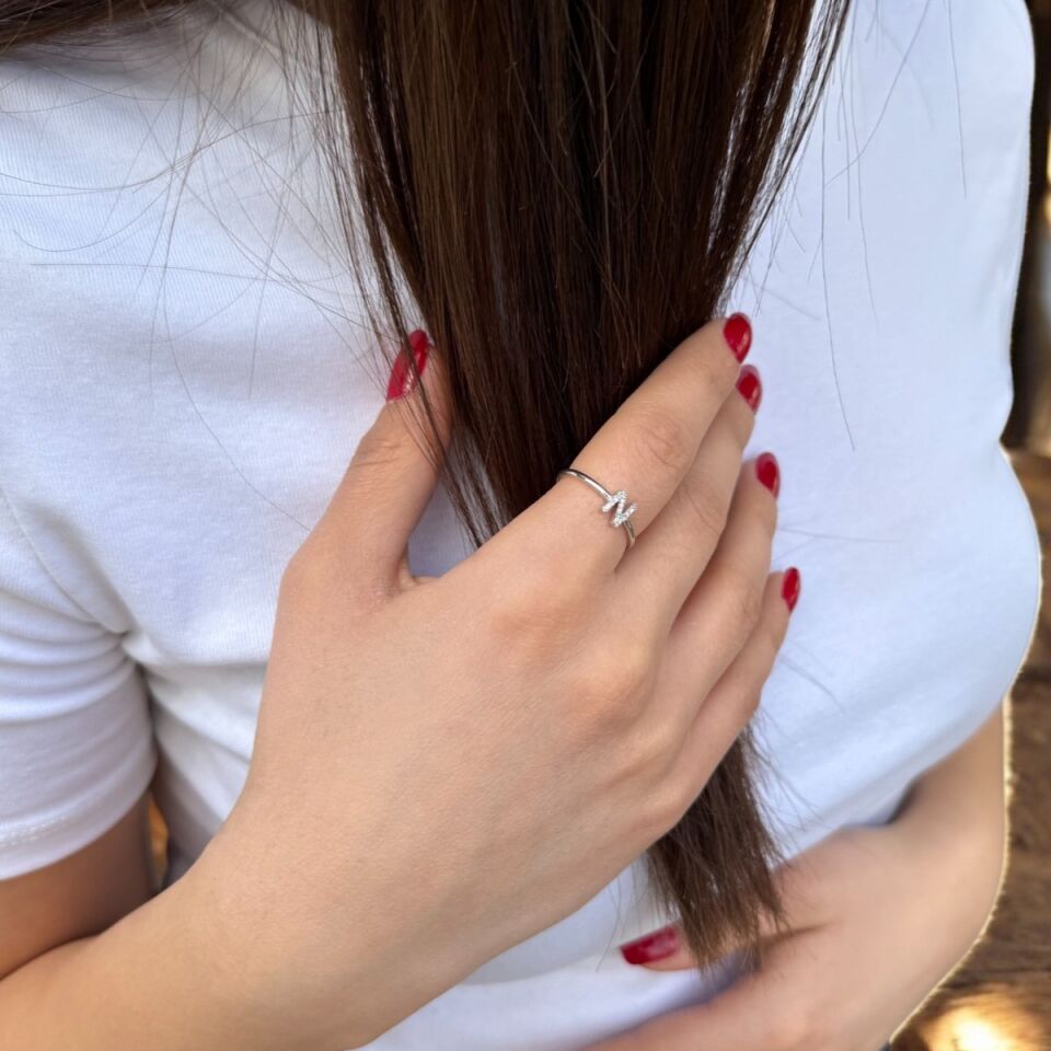 14 AYAR 0,07 CT N HARFİ PIRLANTA YÜZÜK