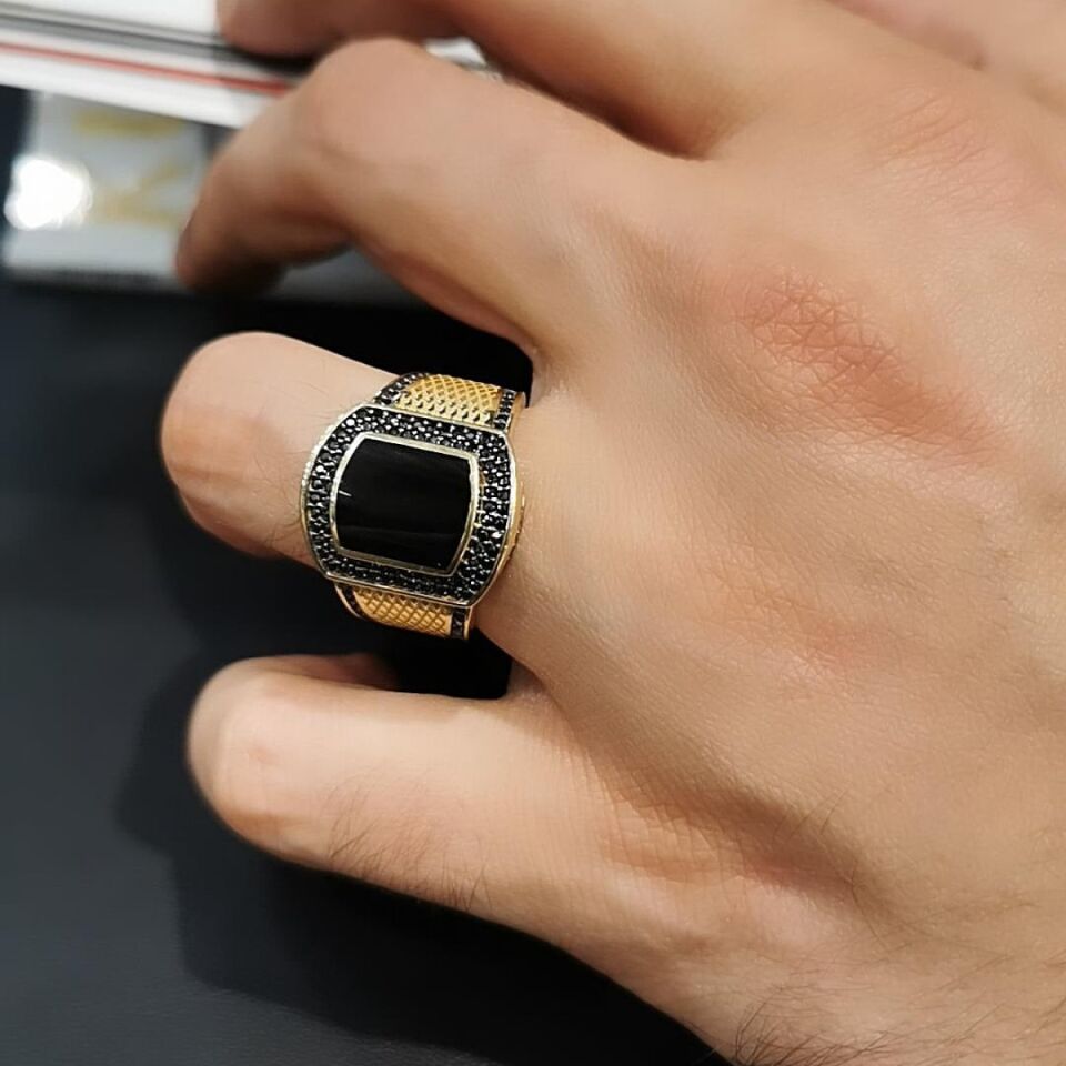 14 AYAR SİYAH TAŞLI ÖZEL TASARIM İTALYAN ERKEK YÜZÜK