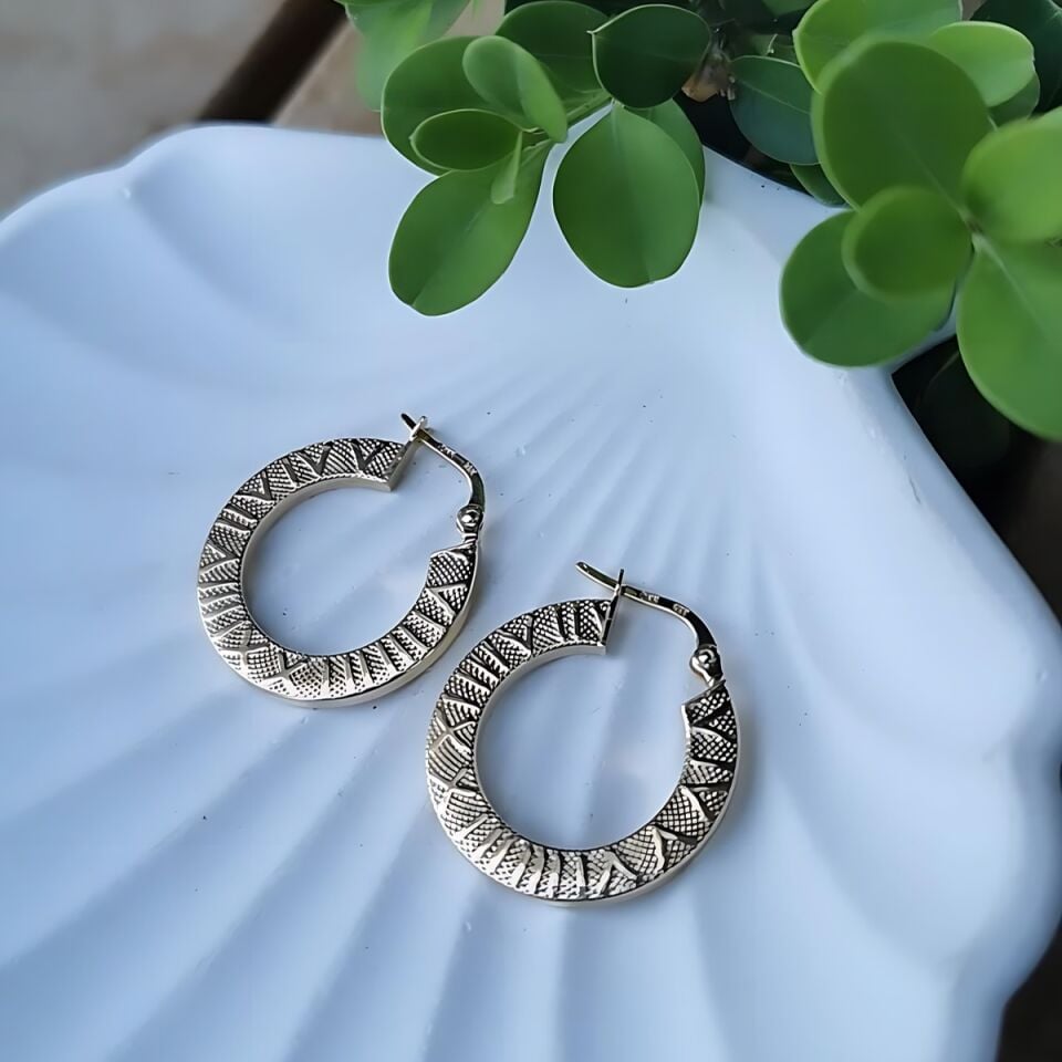 14 AYAR ROMA RAKAMLARINDAN OLUŞAN TASARIM HALKA KÜPE