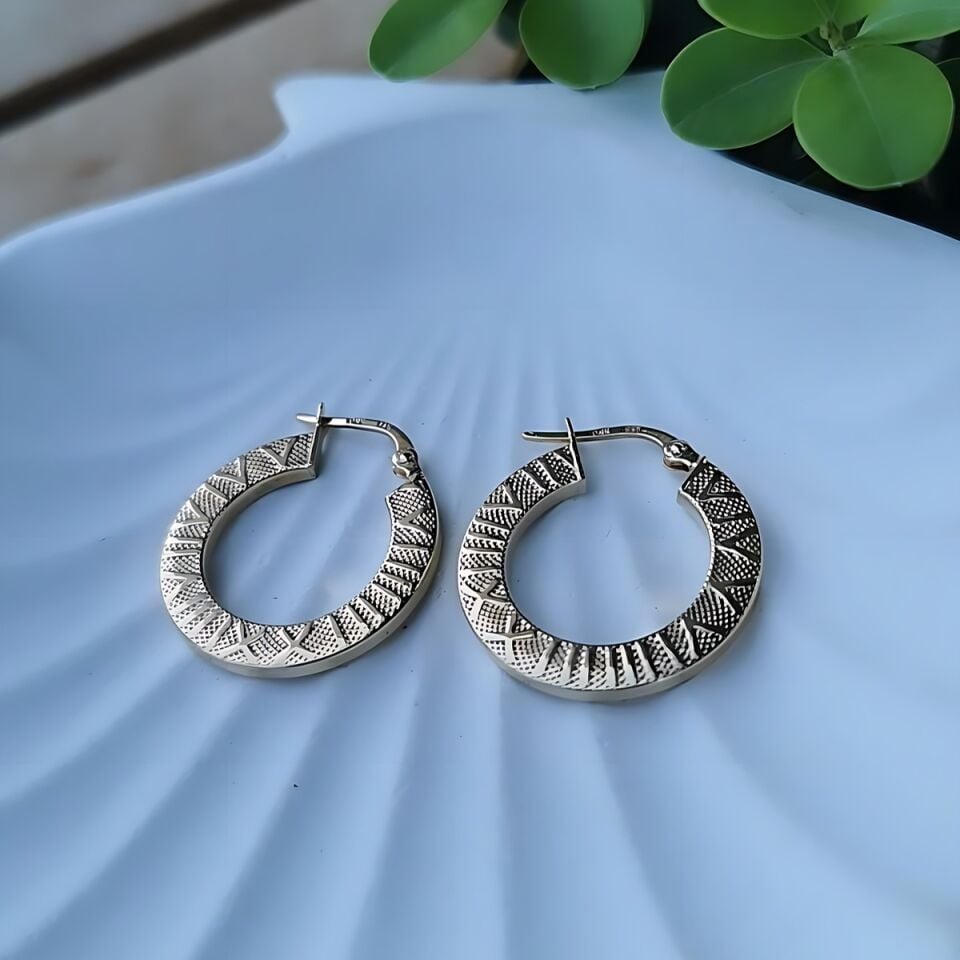 14 AYAR ROMA RAKAMLARINDAN OLUŞAN TASARIM HALKA KÜPE