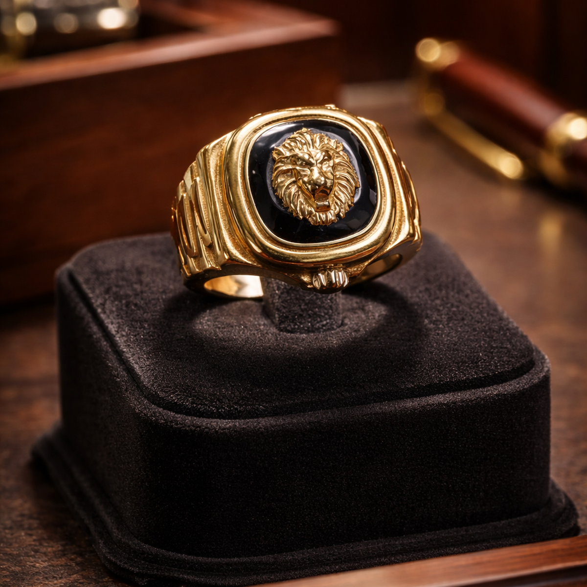 14 AYAR SAAT MODELİ ASLAN FİGÜRLÜ ALTIN YÜZÜK