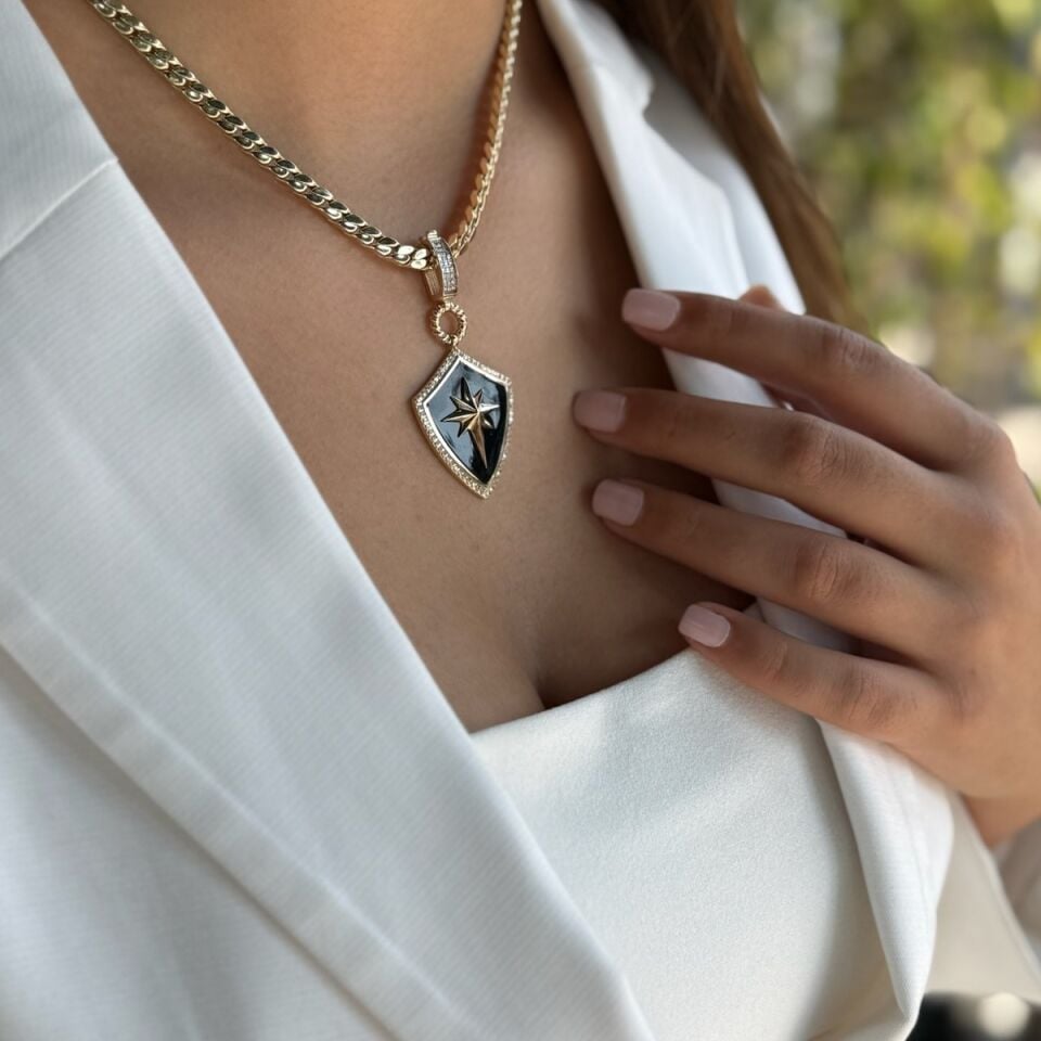 14 AYAR İTALYAN SİYAH MİNELİ KUTUPYILDIZI KALKAN ALTIN KOLYE