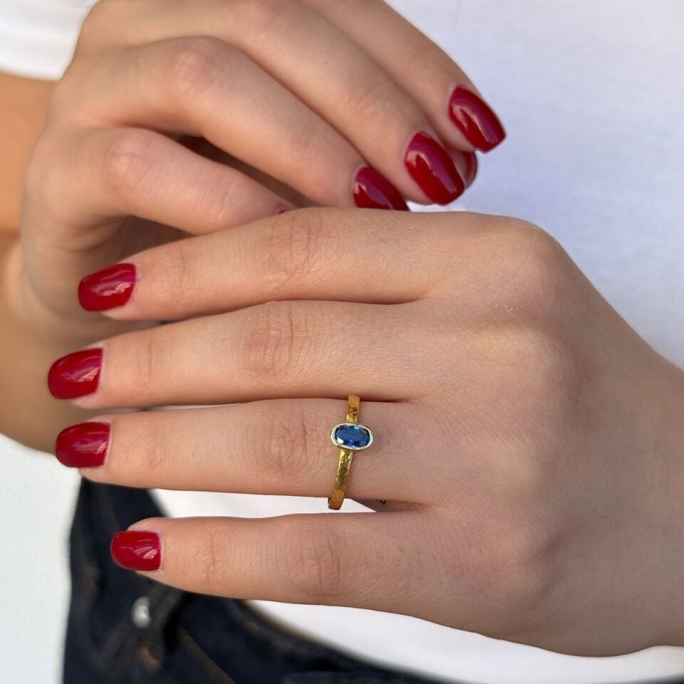 14 Ayar El Yapımı Lacivert Rengi Kristal Taşlı Tektaş Yüzük