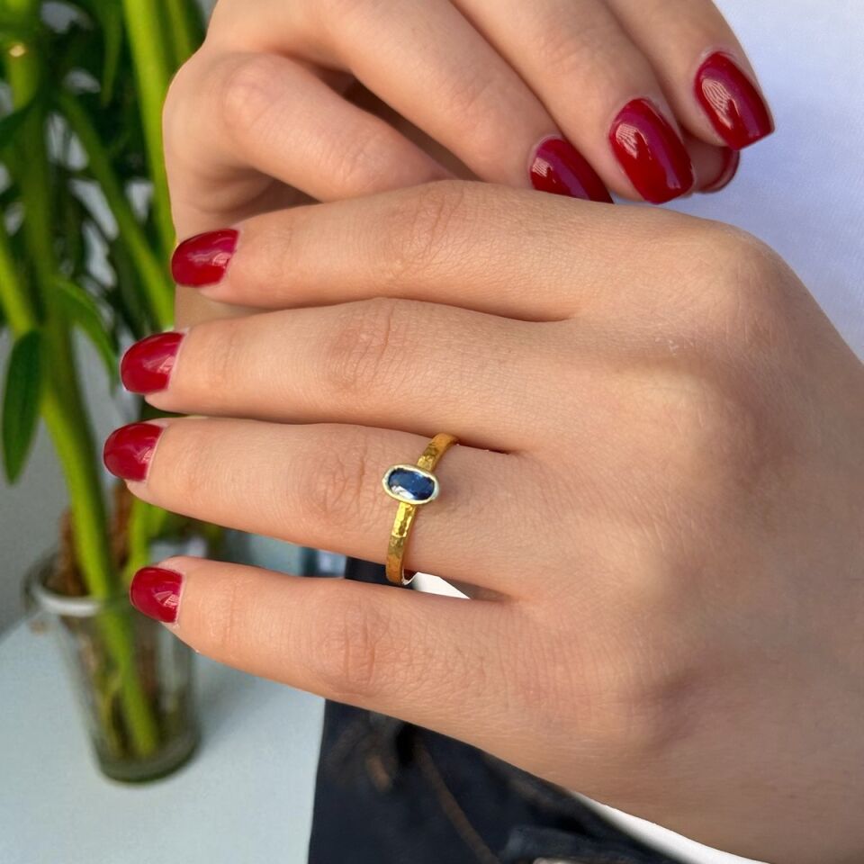 14 Ayar El Yapımı Lacivert Rengi Kristal Taşlı Tektaş Yüzük