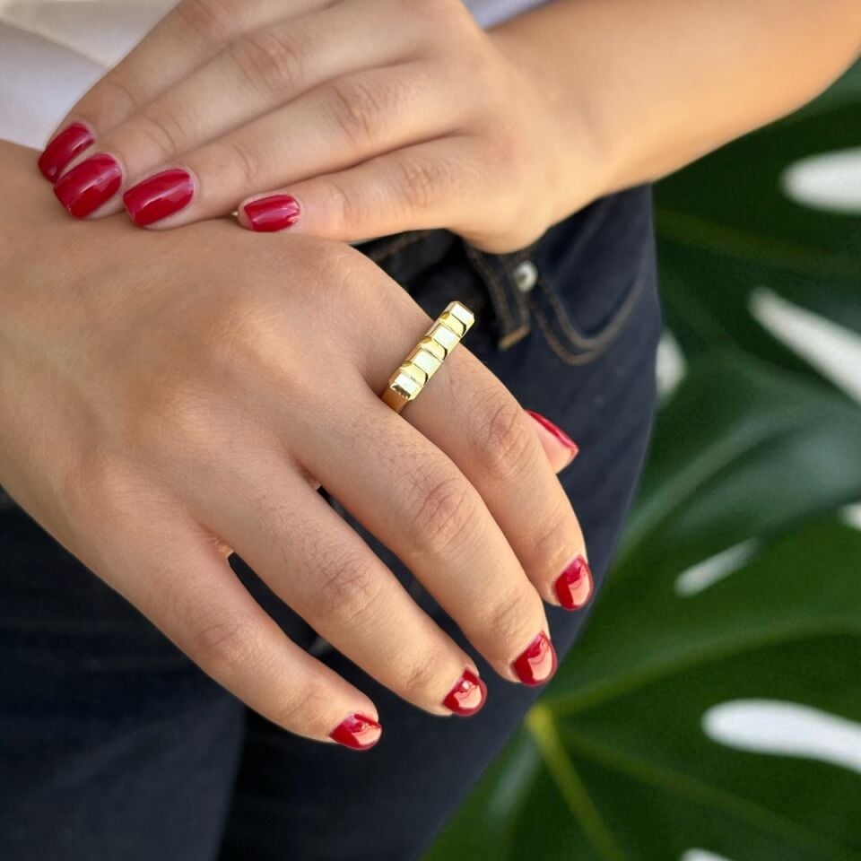 14 Ayar İtalyan Tasarım Kare Model Altın Yüzük