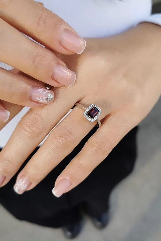 14 AYAR 0,12 CT PIRLANTA TAŞLI 0,71 CT GARNET TAŞLI PIRLANTA YÜZÜK 16