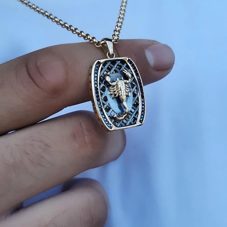 14 AYAR ÖZEL TASARIM AKREP KOLYE UCU