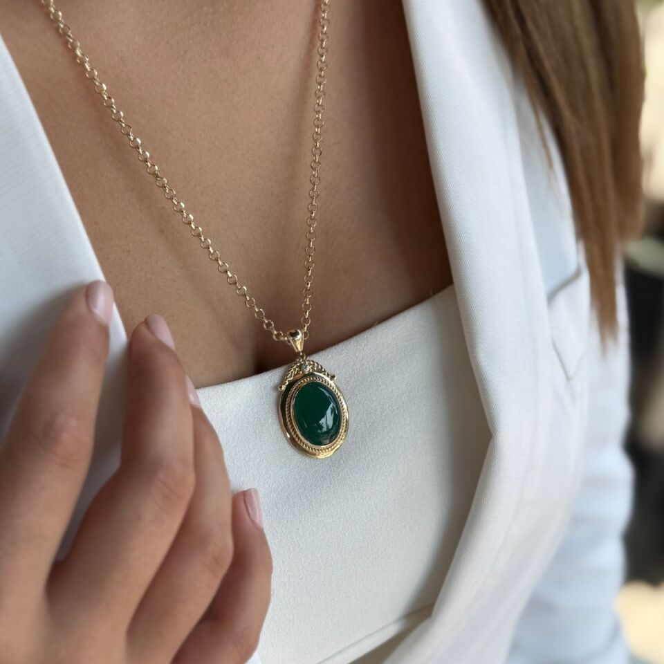 14 AYAR ÖZEL TASARIM YEŞİL AKİK TAŞLI ALTIN KOLYE