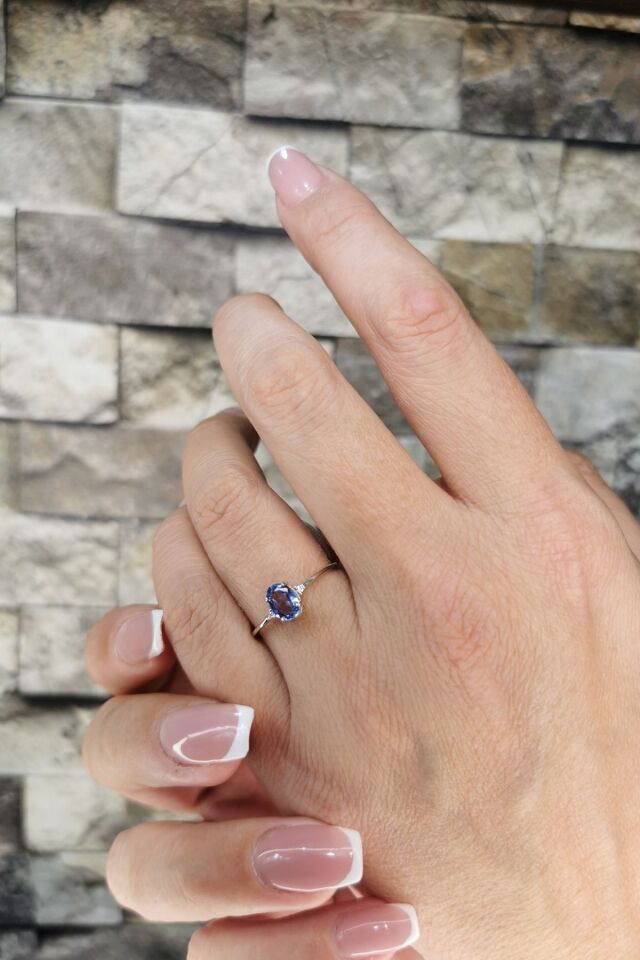 14 Ayar Beyaz Altın Pırlanta Taşlı Oval Blue Topaz Yüzük 18