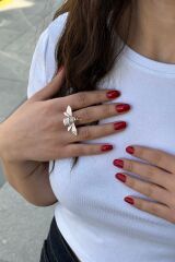 925 AYAR ROSE RENGİ BEYAZ MİNELİ ARI GÜMÜŞ YÜZÜK 18