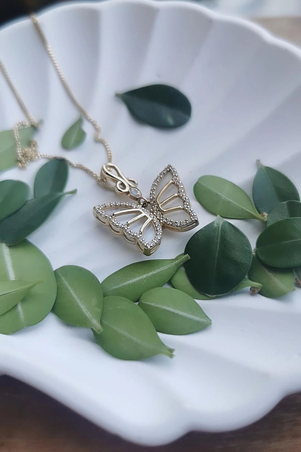 14 AYAR ÖZEL TASARIM SEDEF TAŞLI 3D KELEBEK KOLYE