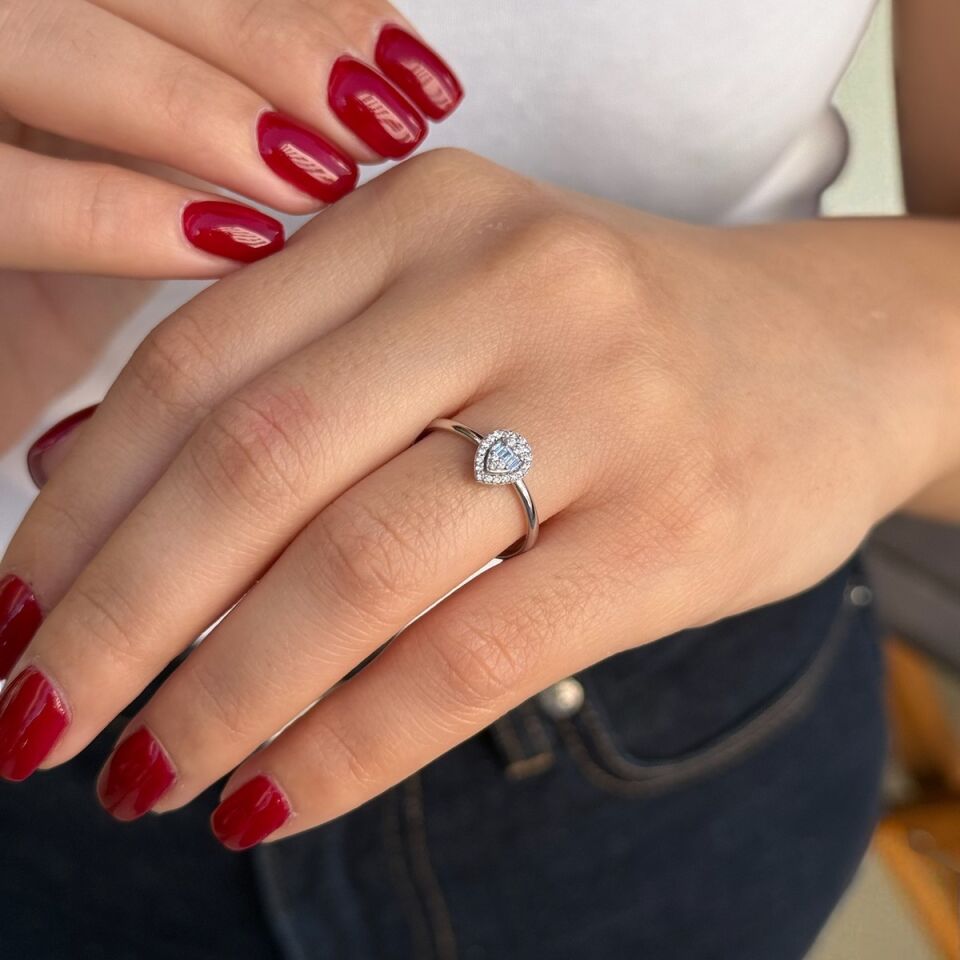 14 AYAR 0,13 CT G BAGET PIRLANTA TAŞLI DAMLA YÜZÜK