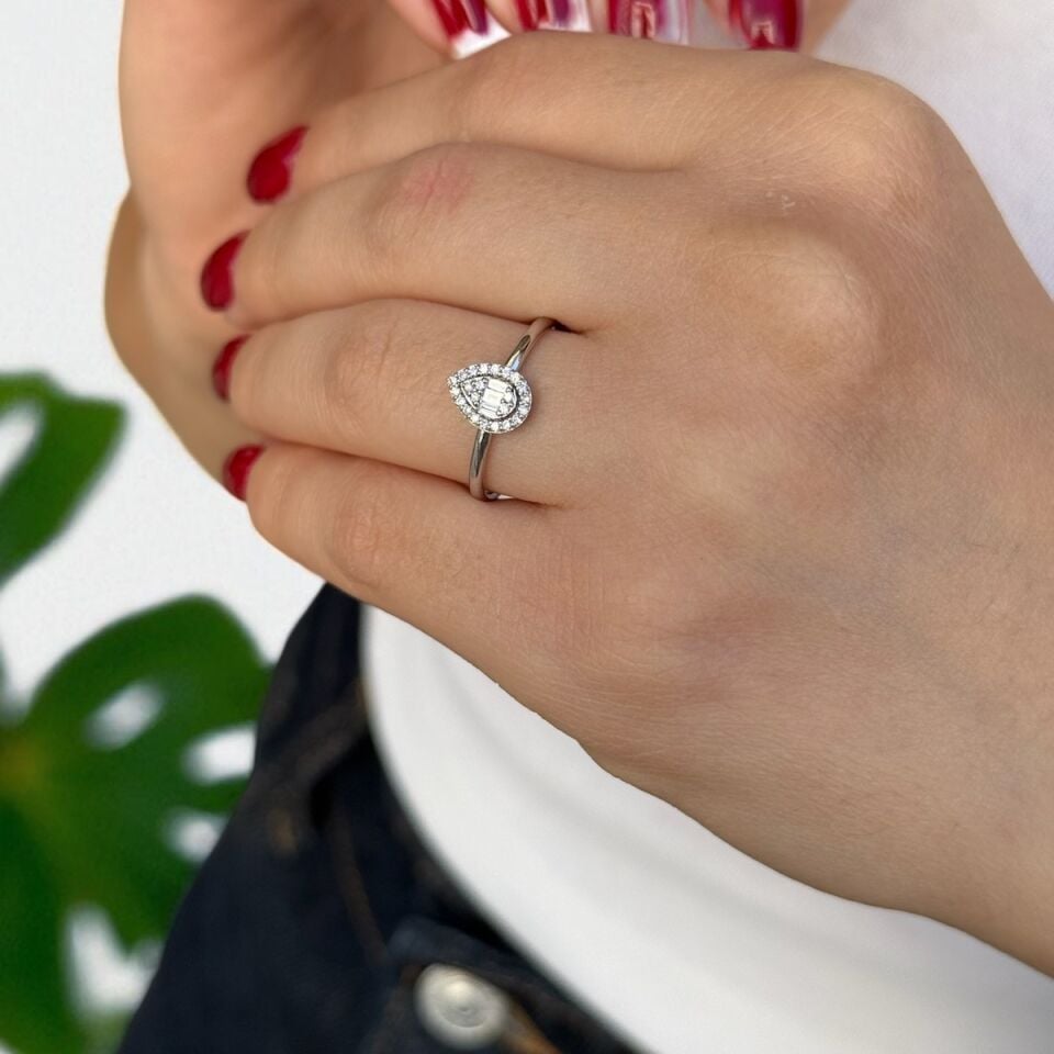 14 AYAR 0,13 CT G BAGET PIRLANTA TAŞLI DAMLA YÜZÜK