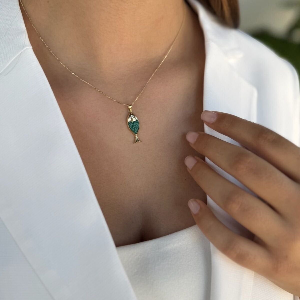 14 AYAR ÖZEL TASARIM YEŞİL TAŞLI BALIK KOLYE