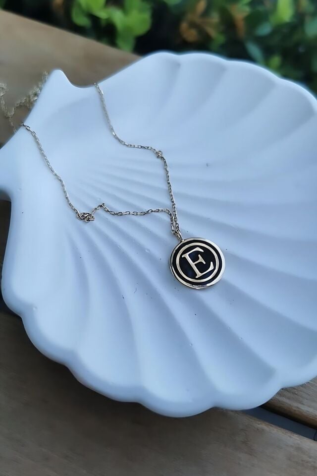 14 AYAR ÖZEL ÜRETİM SİYAH MİNELİ E HARFİ ALTIN KOLYE