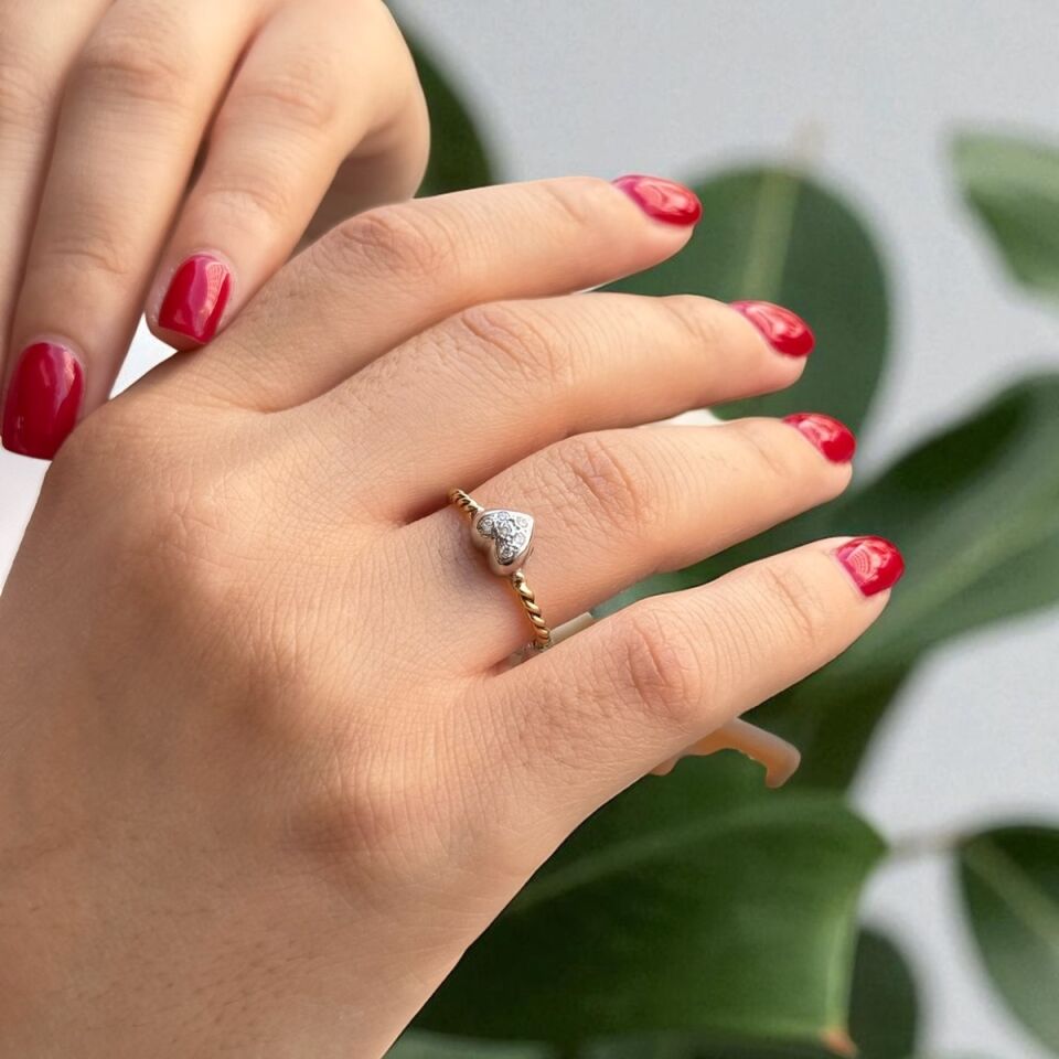 14 AYAR 0,06 CT G PIRLANTA TAŞLI KALP MODEL PIRLANTA YÜZÜK