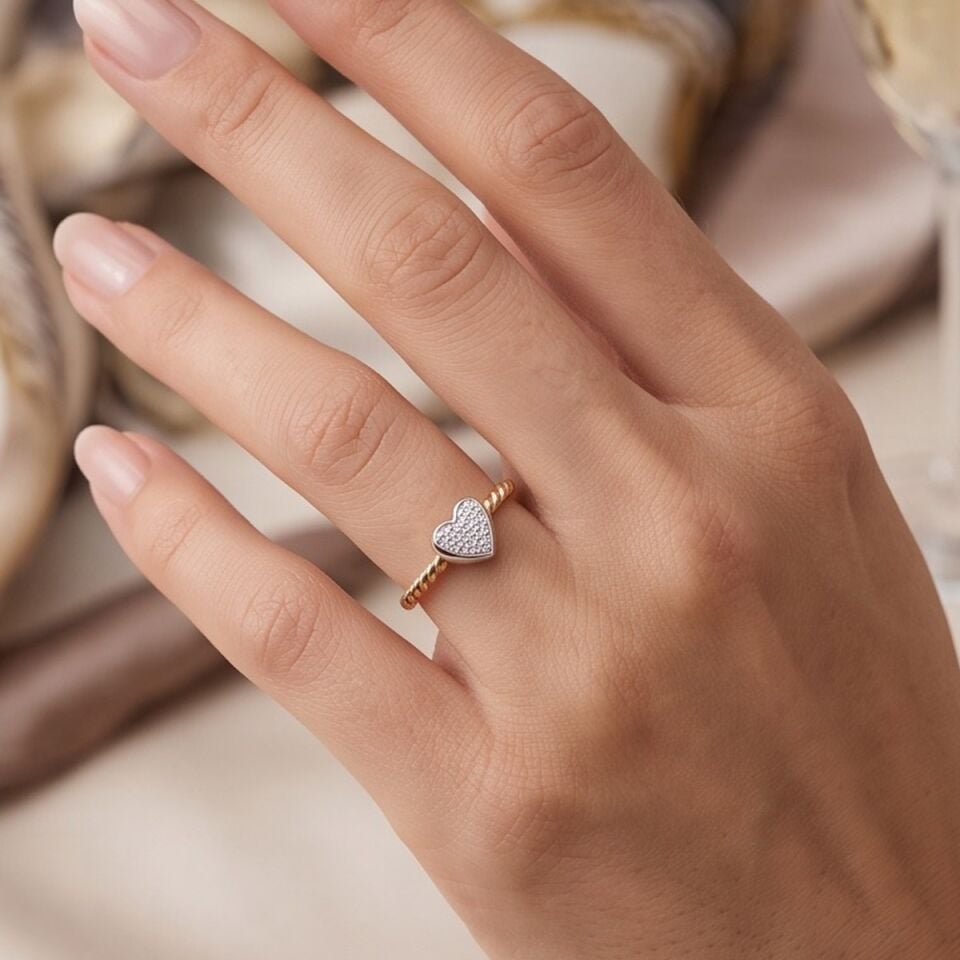 14 AYAR 0,06 CT G PIRLANTA TAŞLI KALP MODEL PIRLANTA YÜZÜK