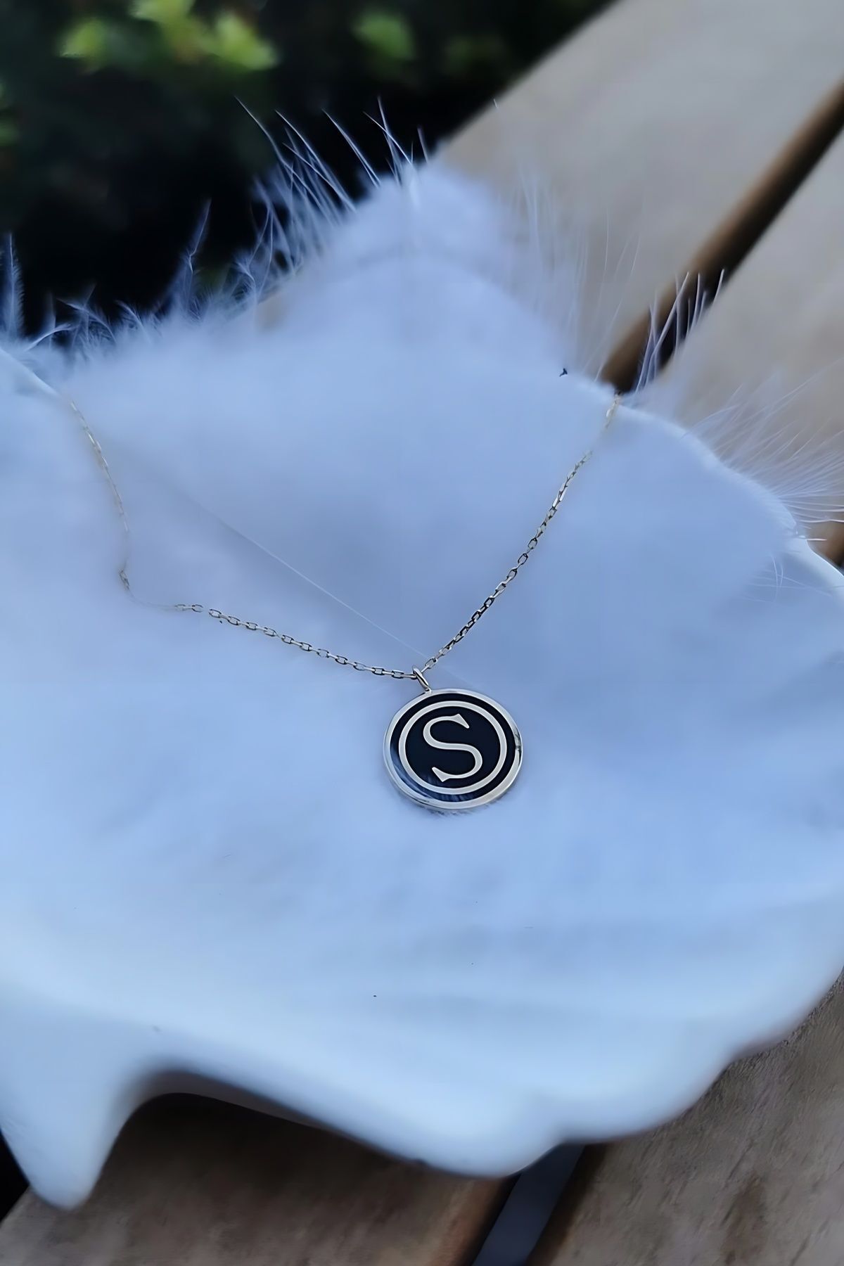 14 AYAR ÖZEL ÜRETİM SİYAH MİNELİ S HARFİ ALTIN KOLYE