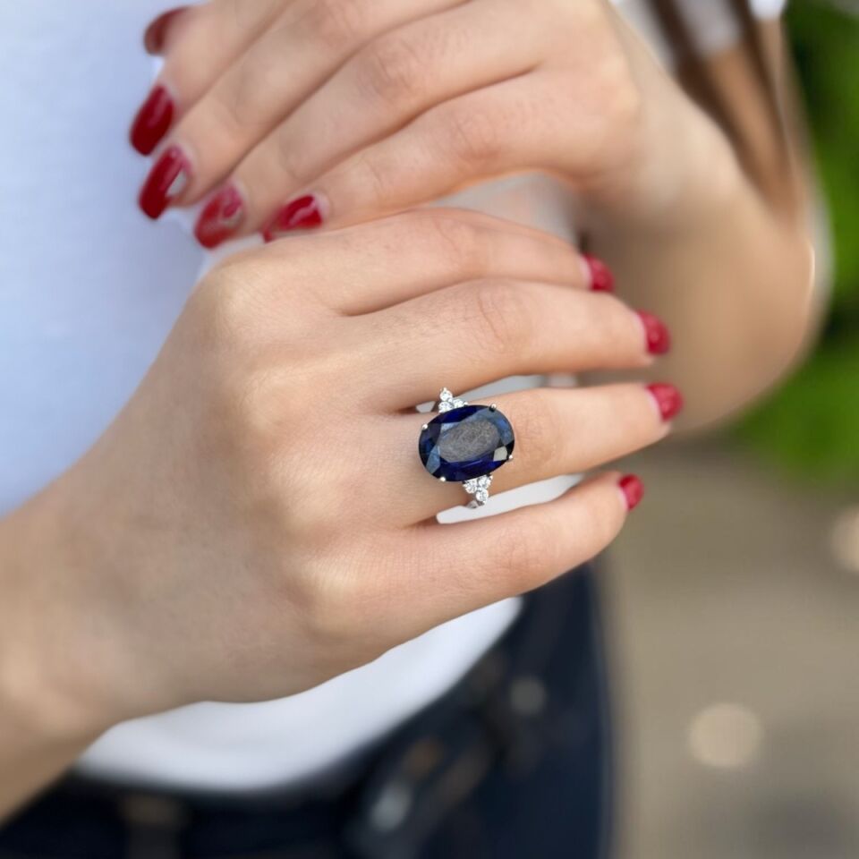 14 AYAR 11,79 CT SAFİR TAŞLI, 0,22 CT PIRLANTA TAŞLI YÜZÜK