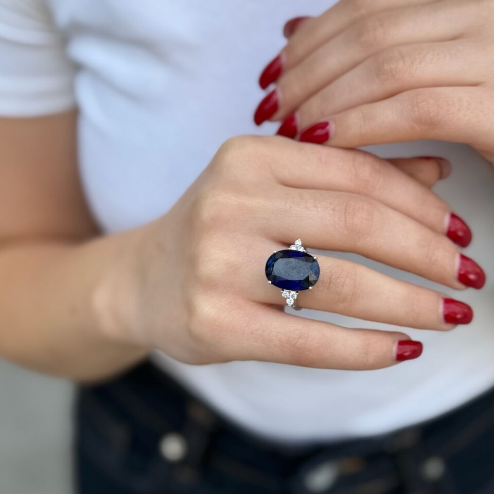 14 AYAR 11,79 CT SAFİR TAŞLI, 0,22 CT PIRLANTA TAŞLI YÜZÜK