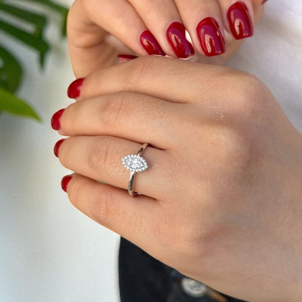 14 AYAR 0,13 CT BAGET PIRLANTA TAŞLI MARKİZ MODEL PIRLANTA YÜZÜK