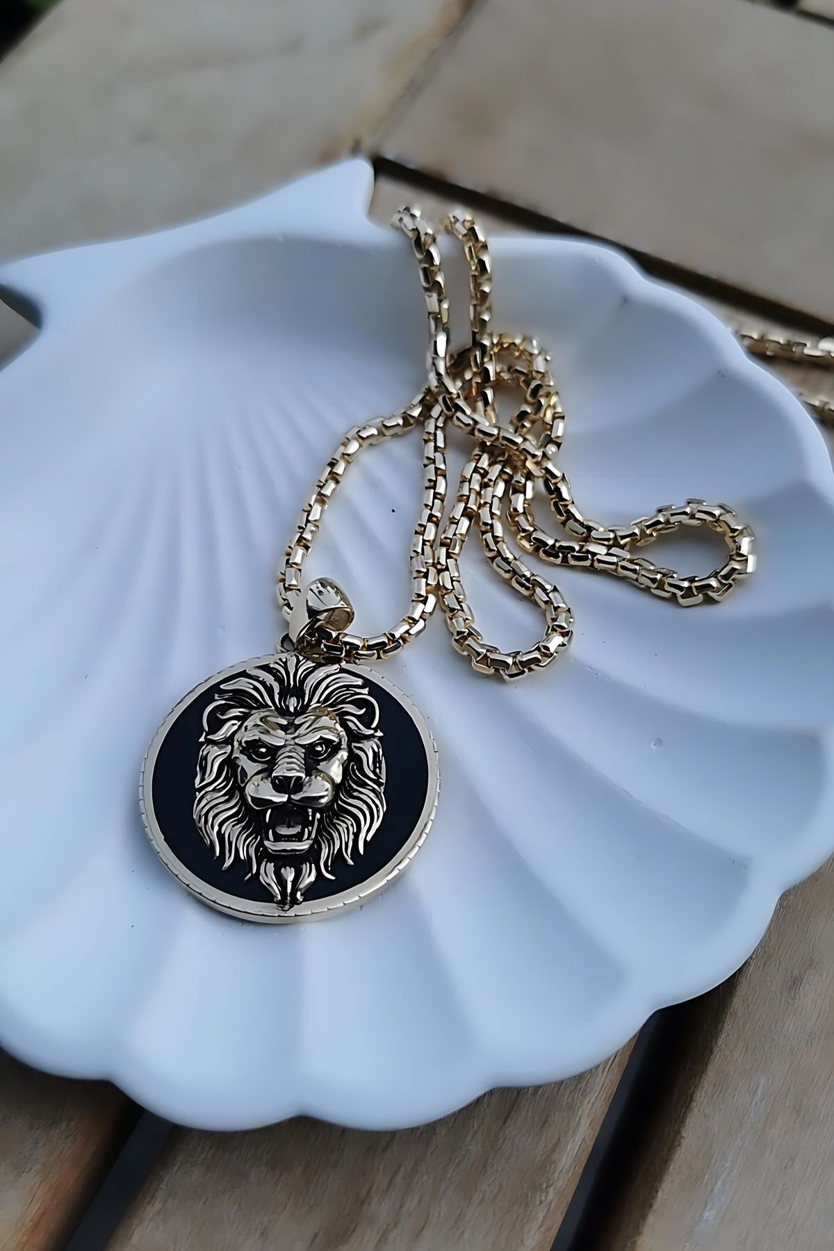 14 AYAR ASLAN FİGÜRLÜ İTALYAN ALTIN KOLYE