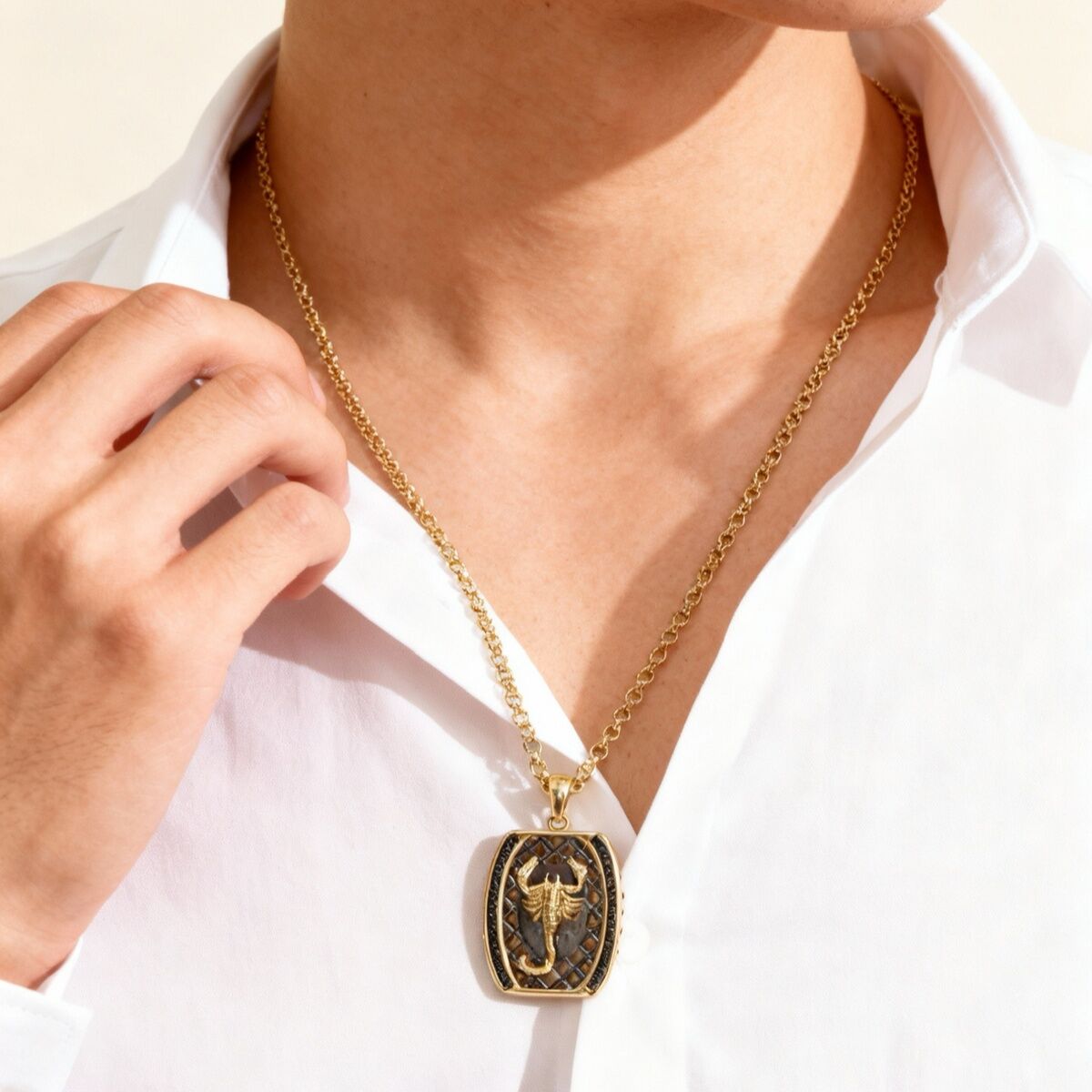 14 AYAR DOC ZİNCİRLİ ÖZEL TASARIM AKREP KOLYE UÇLU İTALYAN ALTIN KOLYE