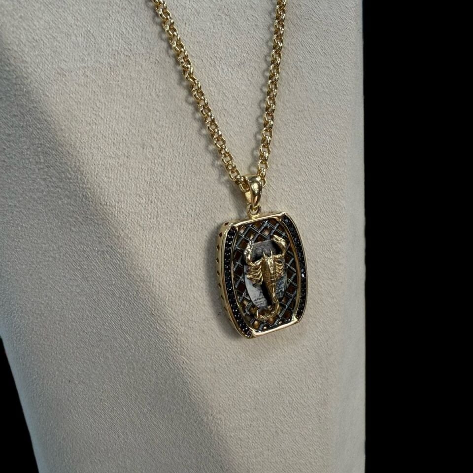 14 AYAR DOC ZİNCİRLİ ÖZEL TASARIM AKREP KOLYE UÇLU İTALYAN ALTIN KOLYE