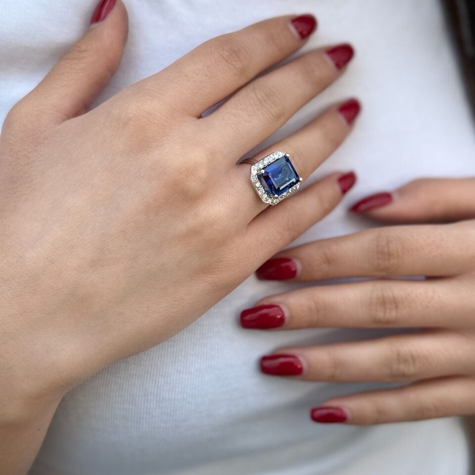 14 AYAR 6,70 CT SAFİR TAŞLI 0,54 CT PIRLANTA TAŞLI YÜZÜK