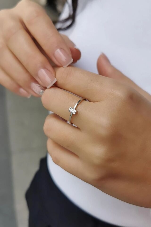 14 AYAR 0,05 CT BAGET PIRLANTA TAŞLI PIRLANTA YÜZÜK 13