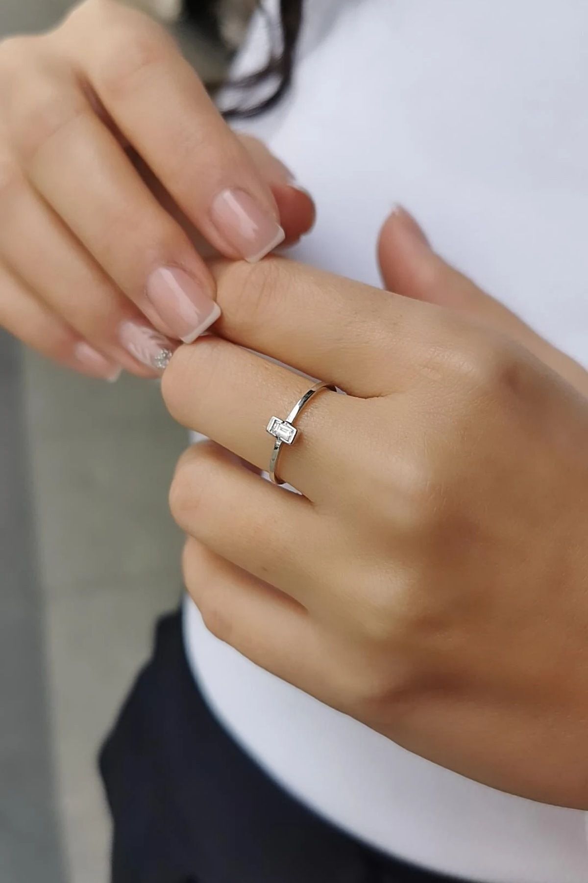 14 AYAR 0,05 CT BAGET PIRLANTA TAŞLI PIRLANTA YÜZÜK 16