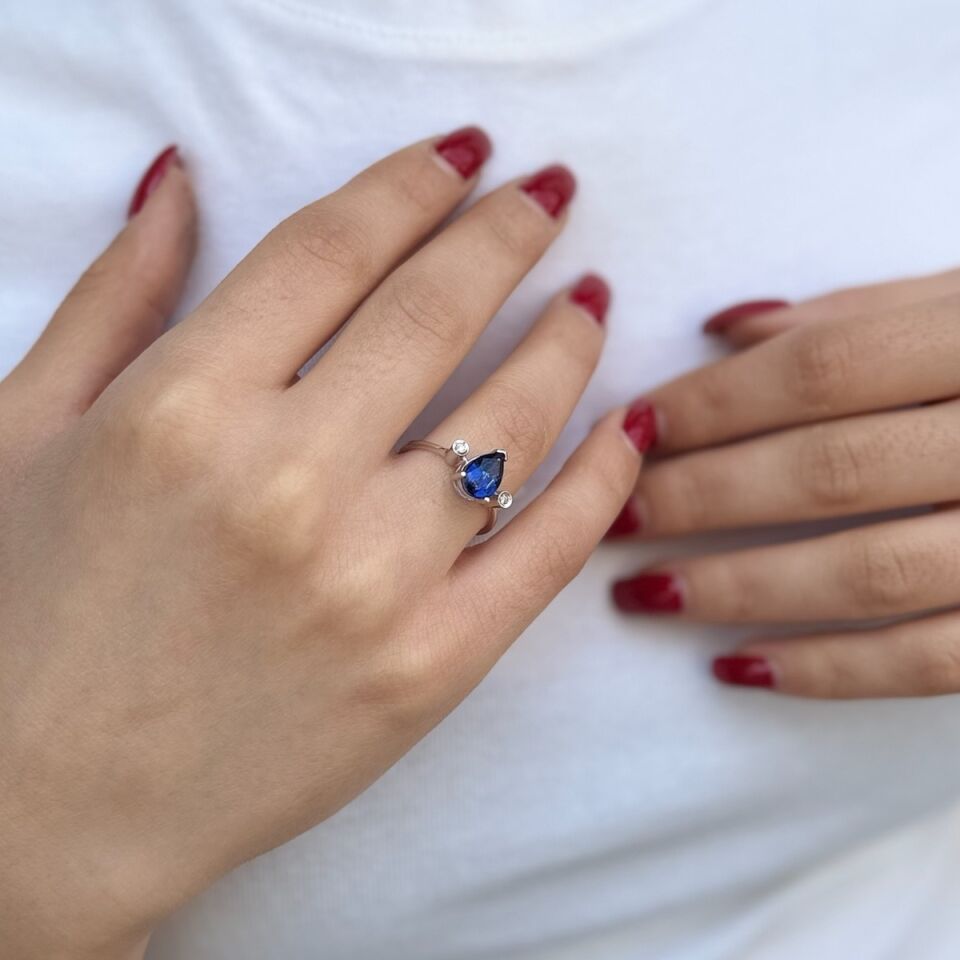 14 AYAR 1,65 CT SAFİR TAŞLI 0,04 CT PIRLANTA TAŞLI YÜZÜK