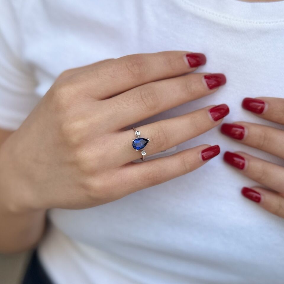 14 AYAR 1,65 CT SAFİR TAŞLI 0,04 CT PIRLANTA TAŞLI YÜZÜK
