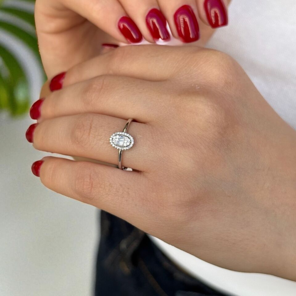 14 AYAR 0,12 CT BAGET PIRLANTA TAŞLI OVAL MODEL PIRLANTA YÜZÜK