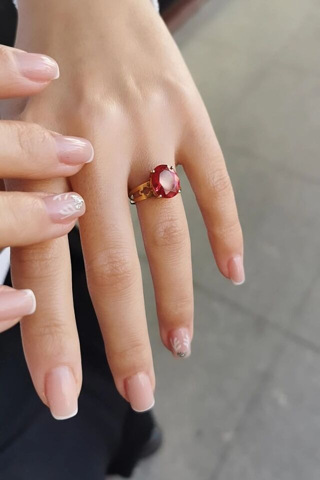 14 AYAR KIRMIZI KRİSTAL TAŞLI ALTIN YÜZÜK 18